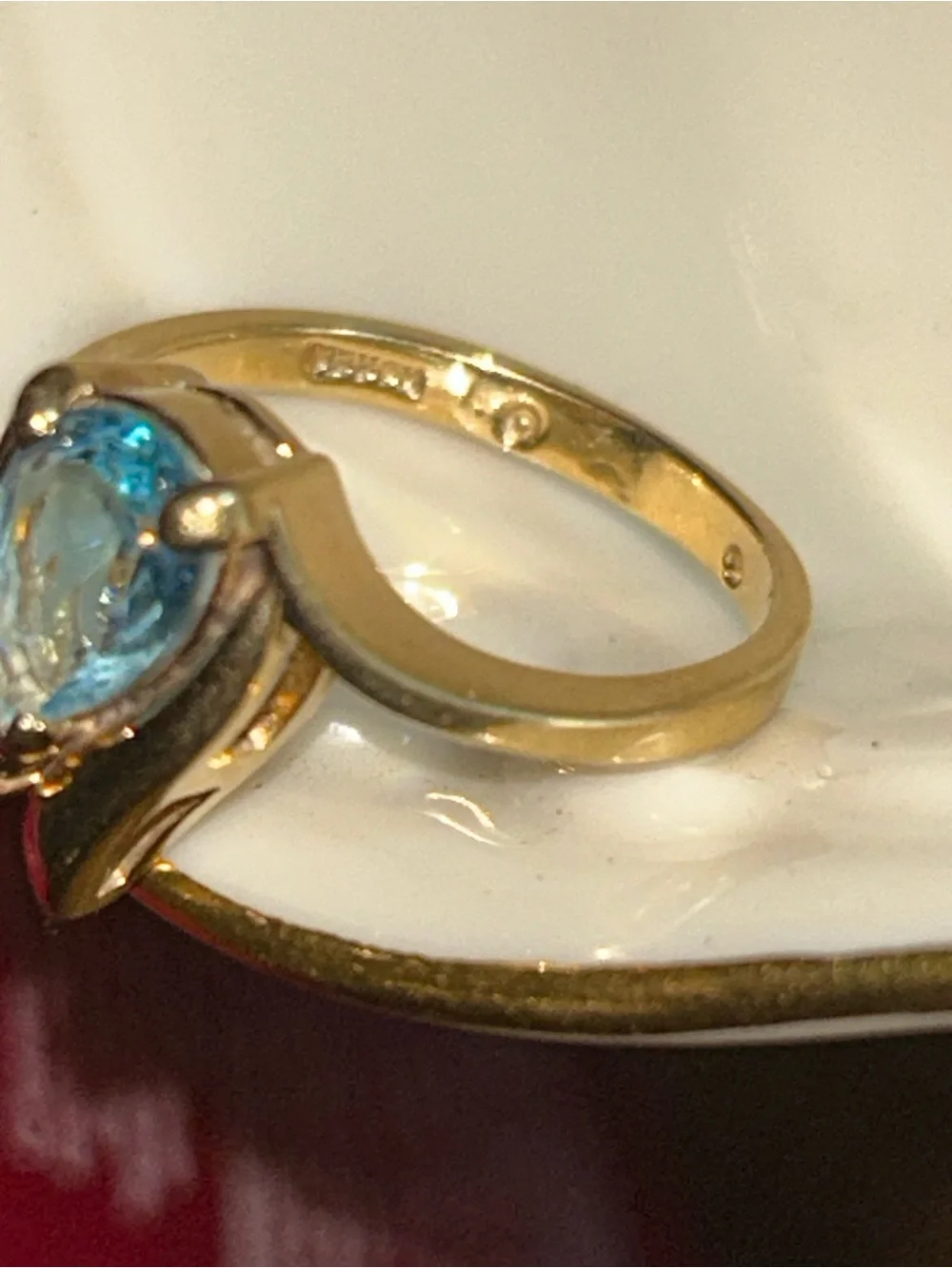 N/A elegant gold